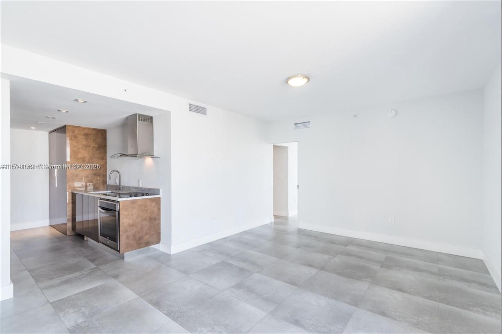 CLEARVIEW TOWERS CONDO - Residential