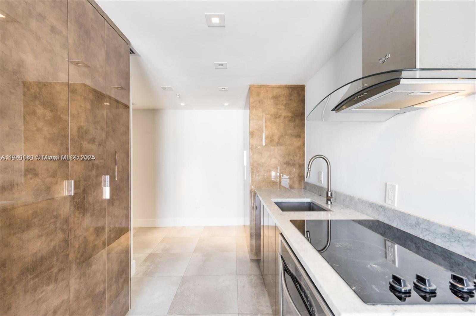 CLEARVIEW TOWERS CONDO - Residential