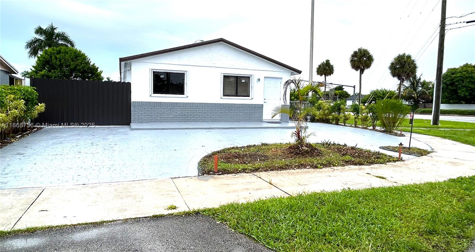 Great opportunity for investors!!! A single-family corner home 3 bedroom, 1-bathroom with a utility room that can
be turned into a bathroom as it was originally constructed. NEW CERAMIC FLOORS. Includes a CBS Block
Construction Storage room with electricity. In the yard. The large lot has plenty of space to BUILD A POOL and
store a boat, along with a paved side spacious enough to park a Motorhome with all connections an excellent
opportunity to generate PASSIVE INCOME. NO Association in South Miami Heights. Owner Financing.
For more information, please call listing agent. SEE BROKER REMARKS FOR SHOWING INSTRUCTIONS.