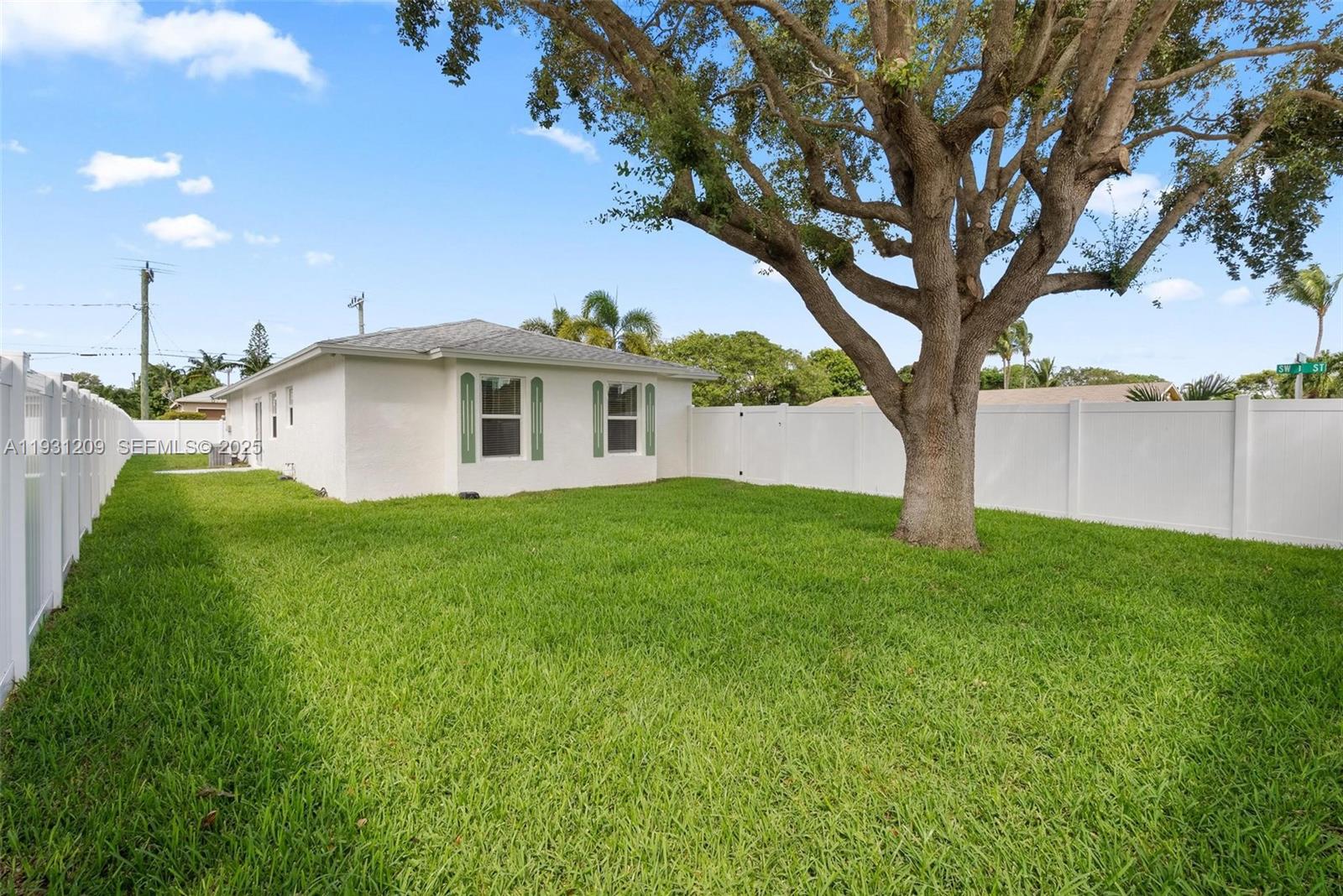 LINCOLN ATLANTIC PARK GAR - Residential Lease