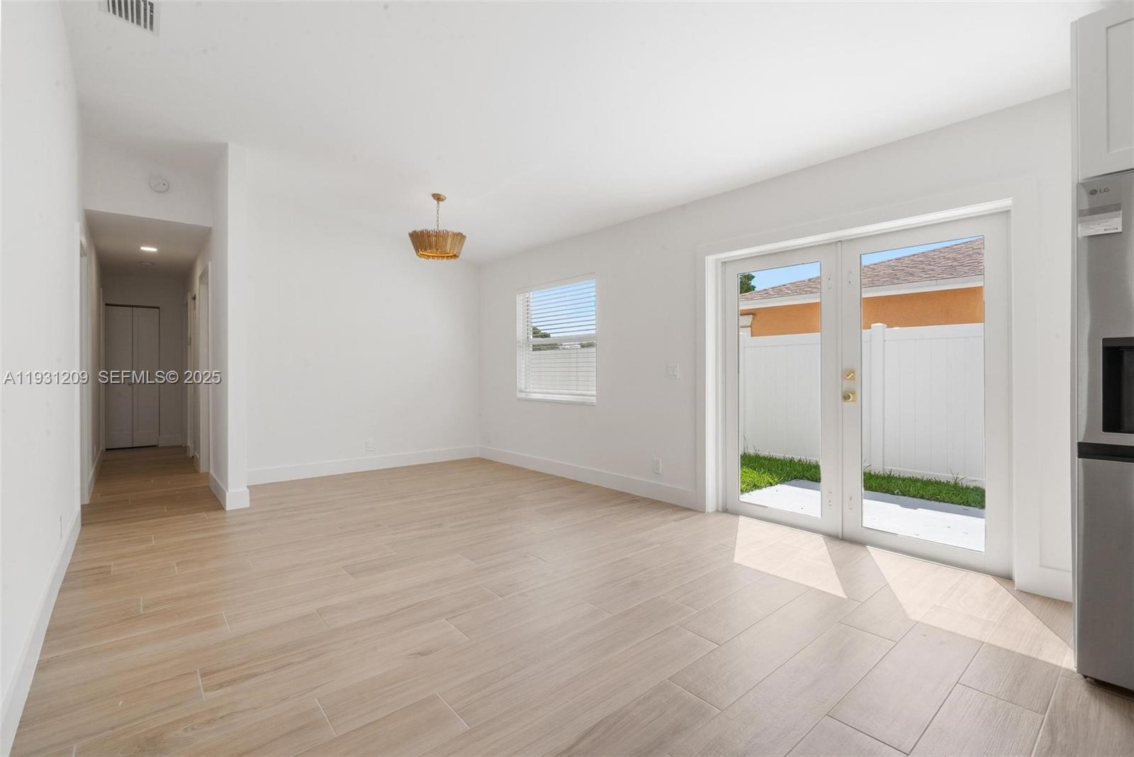 LINCOLN ATLANTIC PARK GAR - Residential Lease