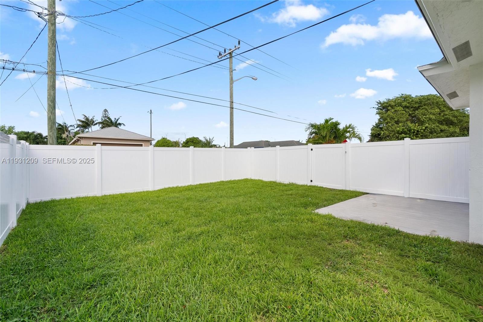 LINCOLN ATLANTIC PARK GAR - Residential Lease