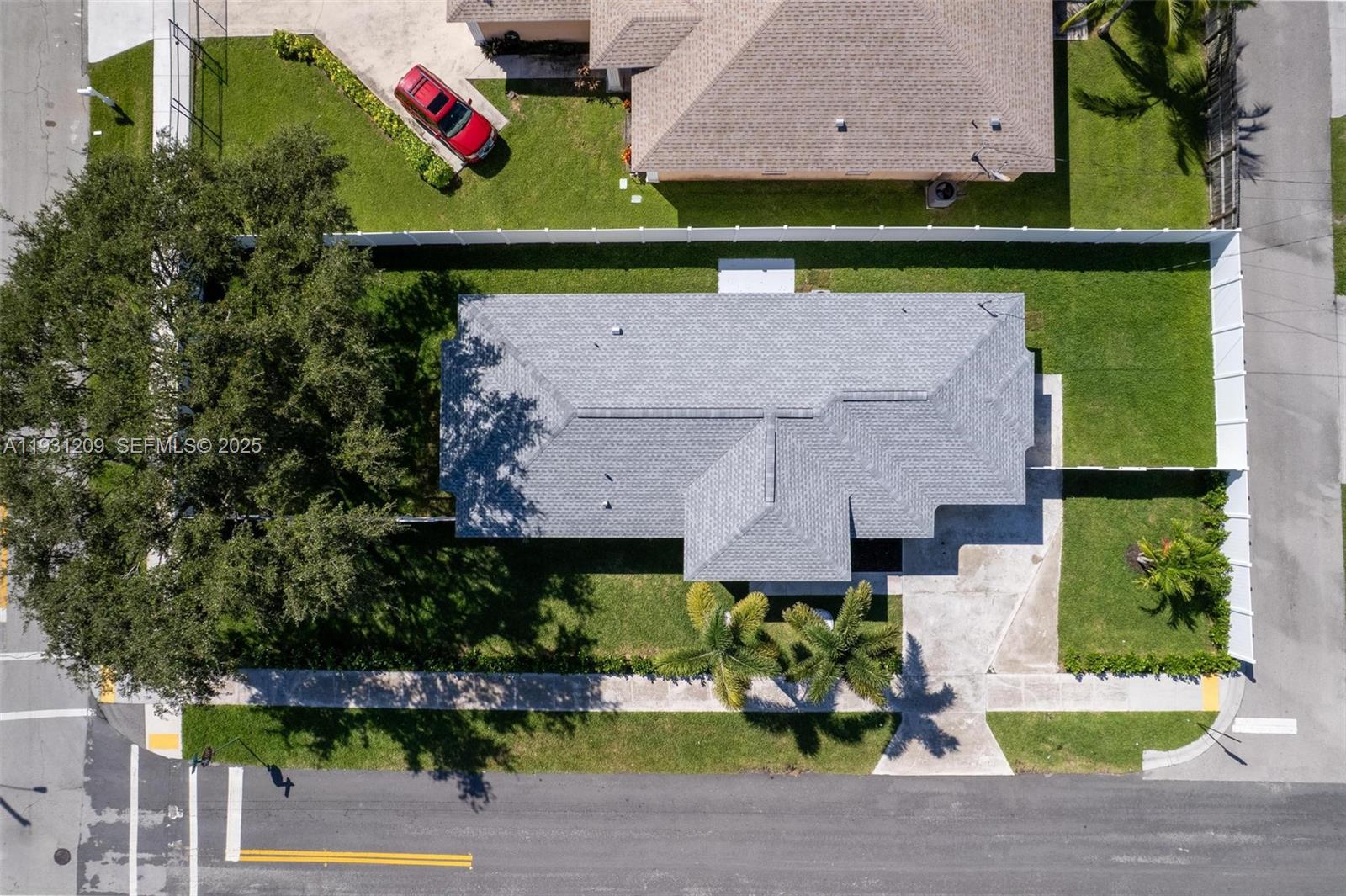 LINCOLN ATLANTIC PARK GAR - Residential Lease