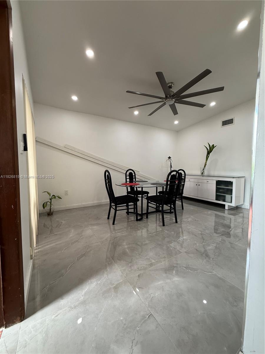 7440 SW 153rd Ct 107-4, Miami, FL, 33193/$345,000 4 7440 SW 153rd Ct 107-4