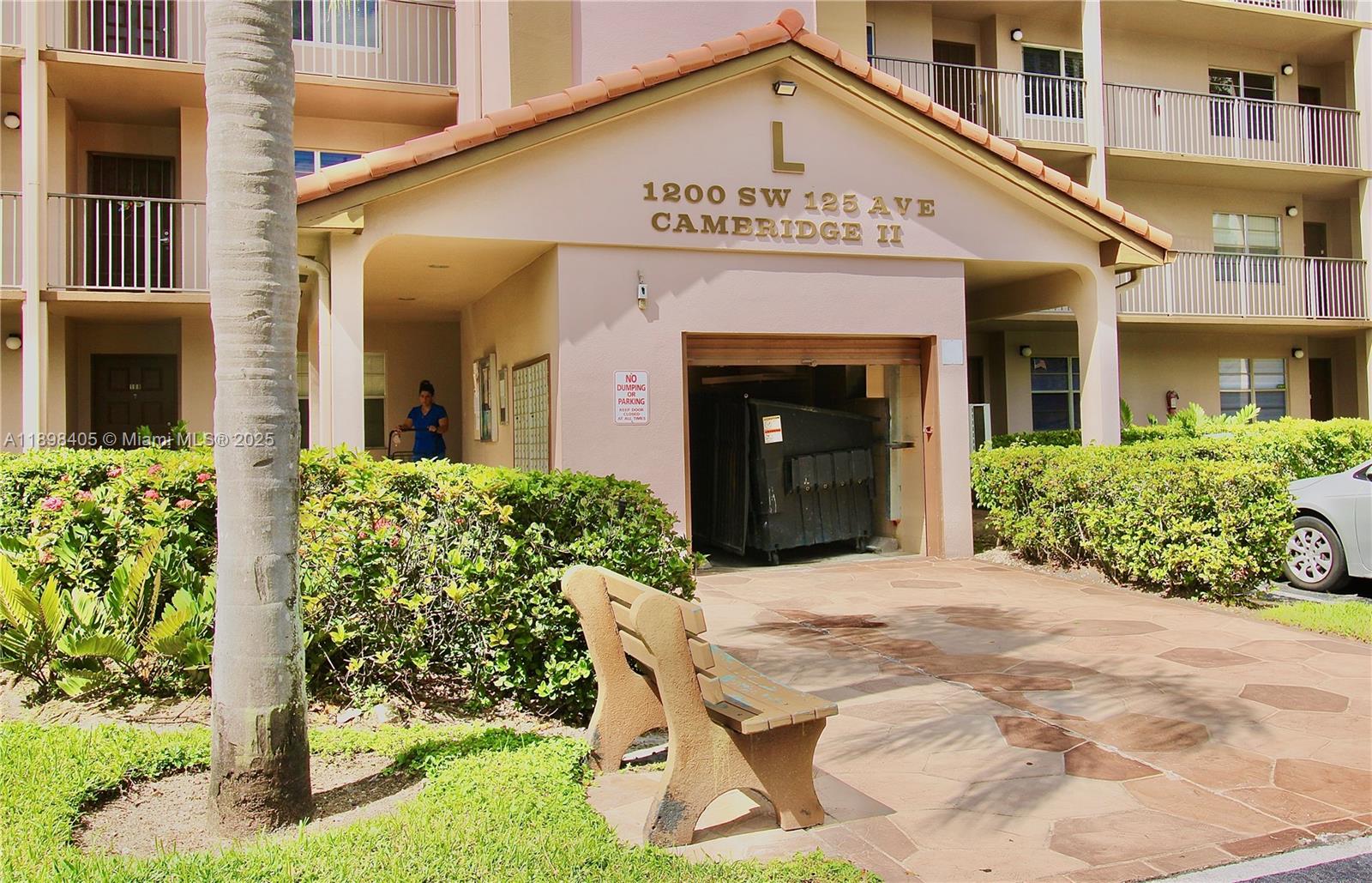 CAMBRIDGE AT CENTURY VILL - Residential