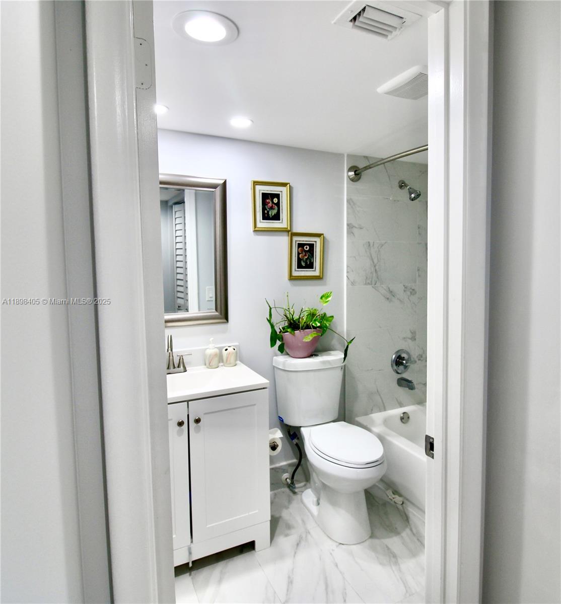 CAMBRIDGE AT CENTURY VILL - Residential