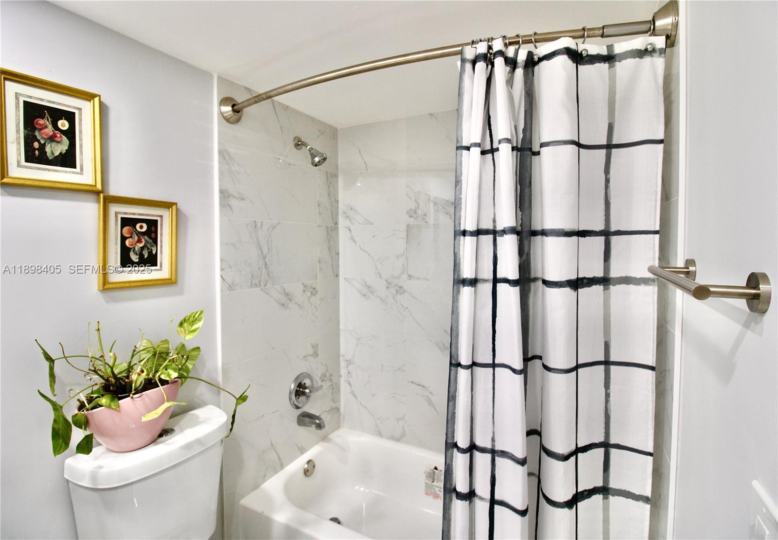 CAMBRIDGE AT CENTURY VILL - Residential