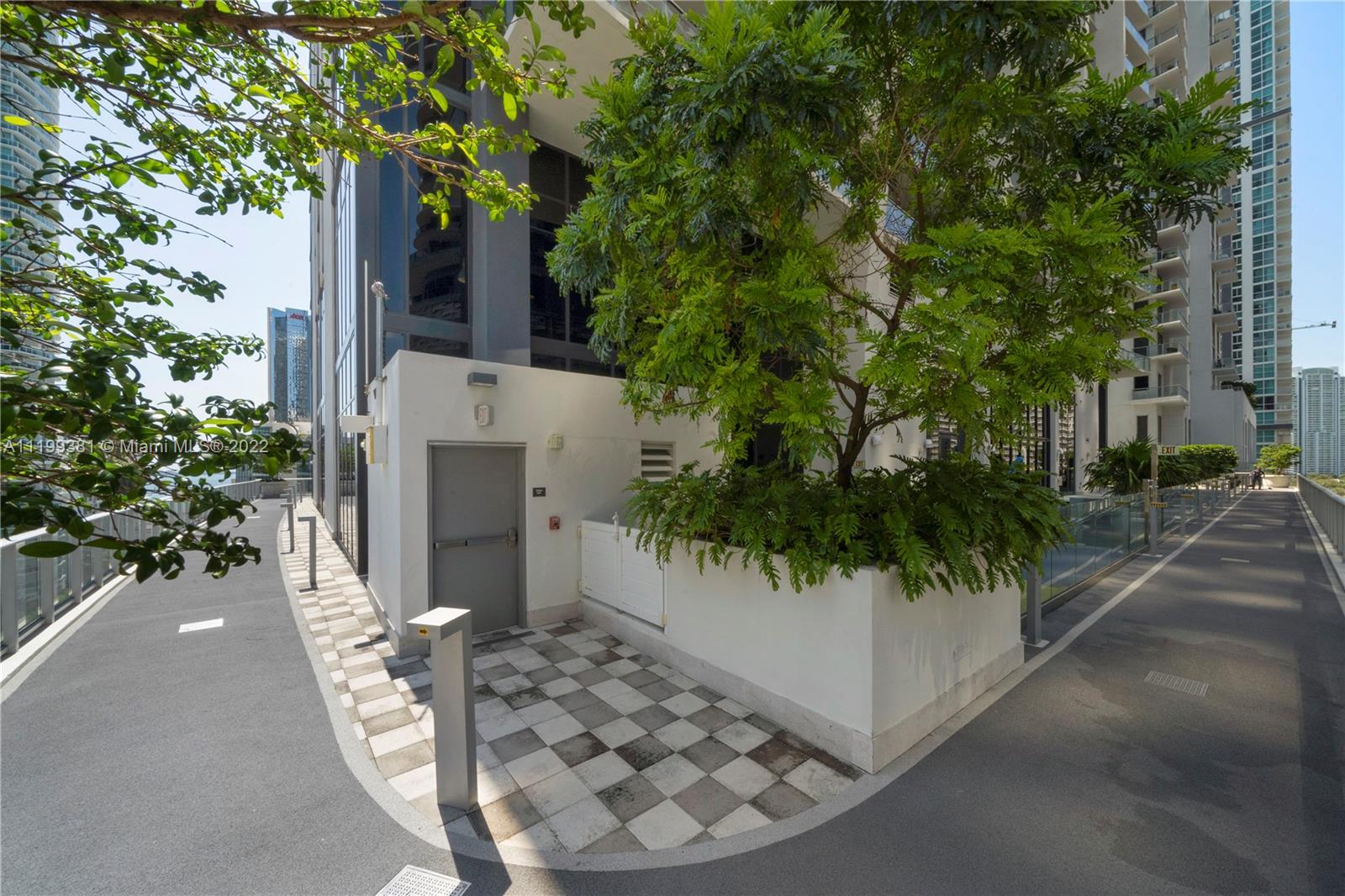 1010 BRICKELL CONDO - Residential Lease