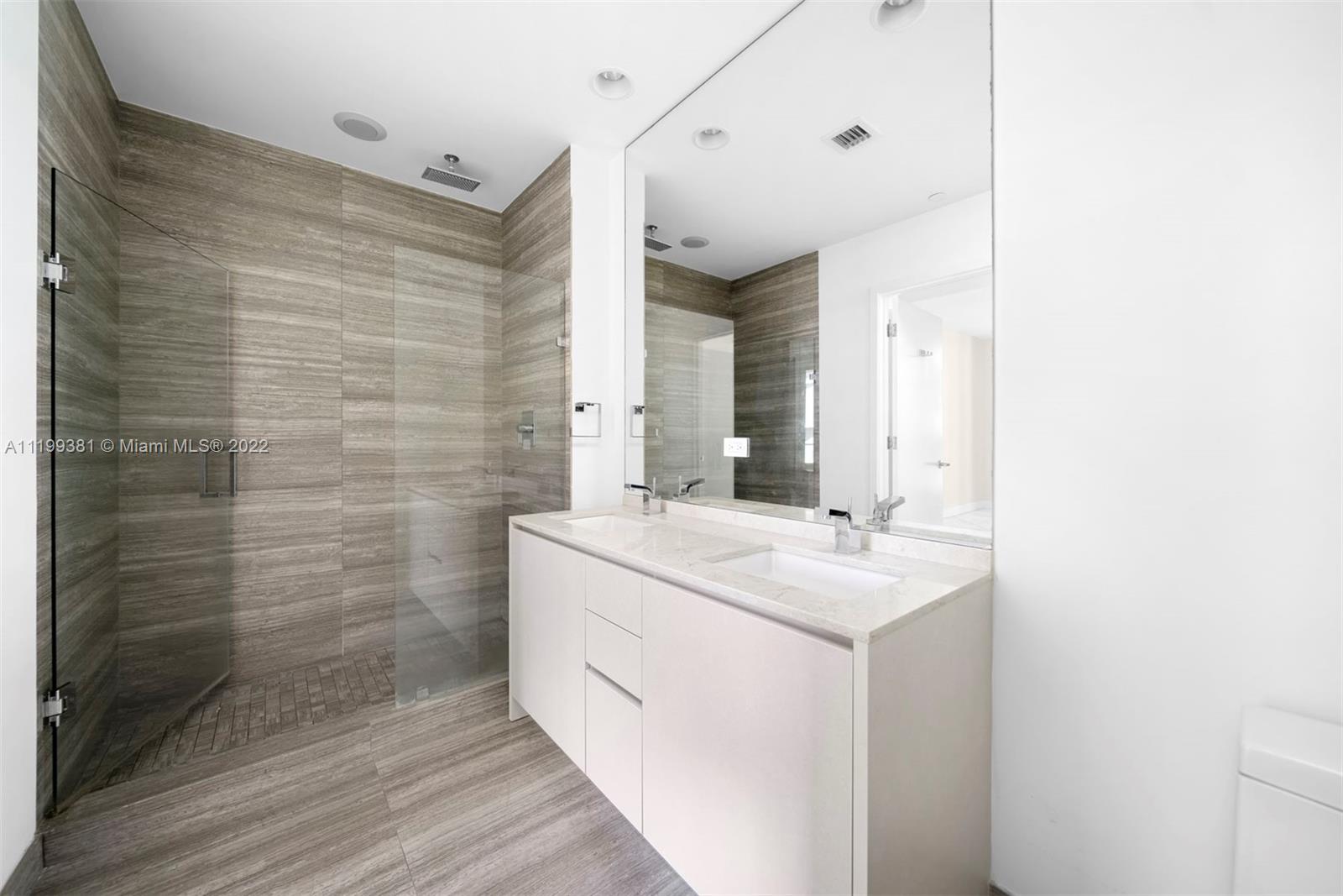 1010 BRICKELL CONDO - Residential Lease
