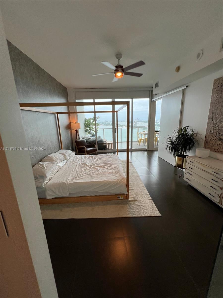 PARAMOUNT BAY CONDO - Residential