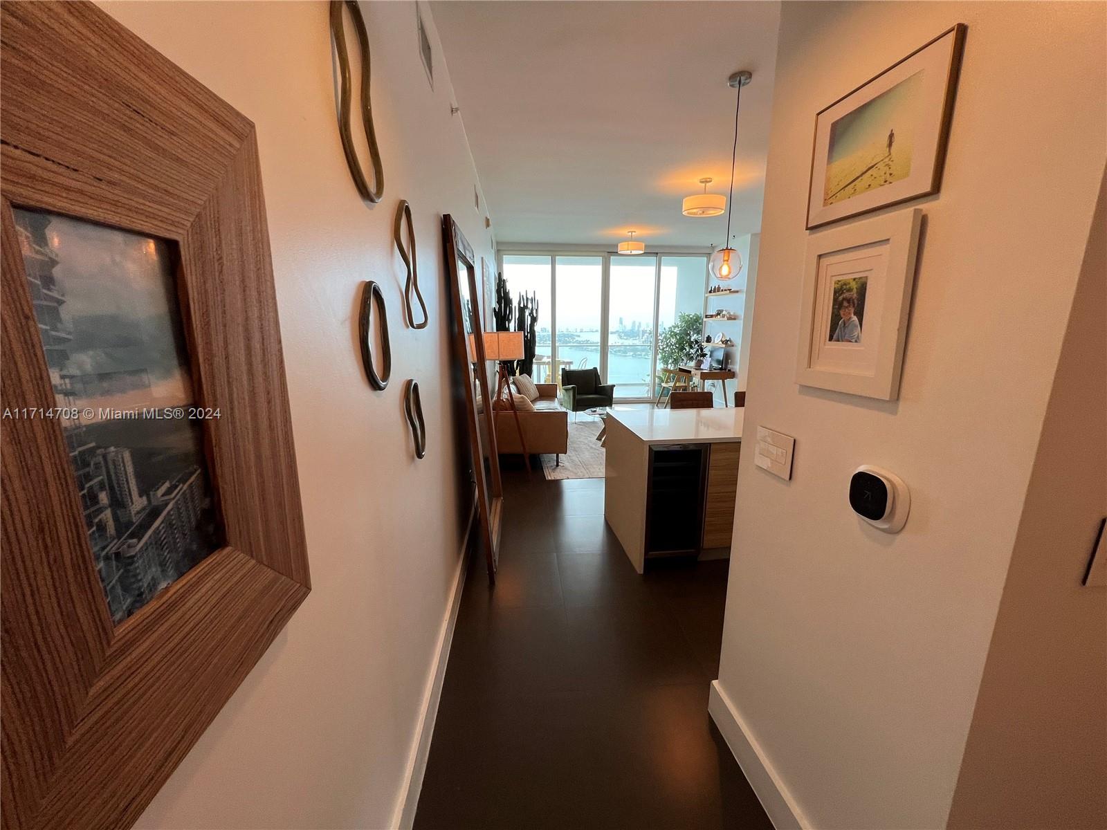 PARAMOUNT BAY CONDO - Residential