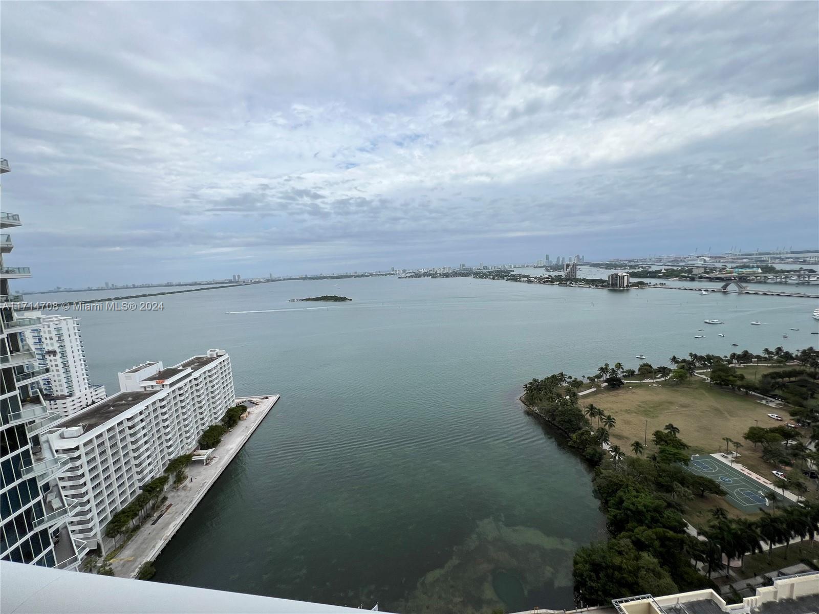 PARAMOUNT BAY CONDO - Residential