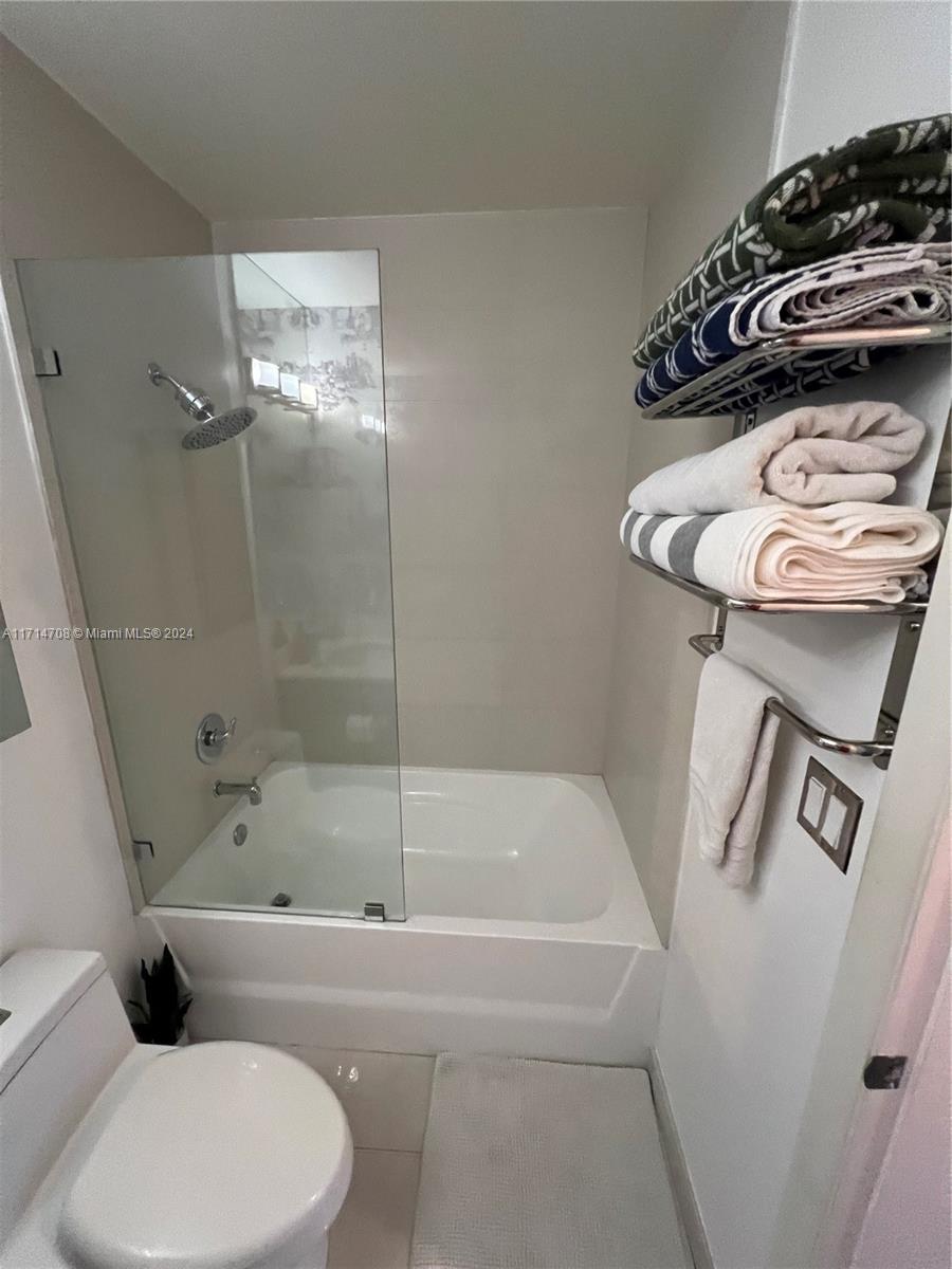 PARAMOUNT BAY CONDO - Residential
