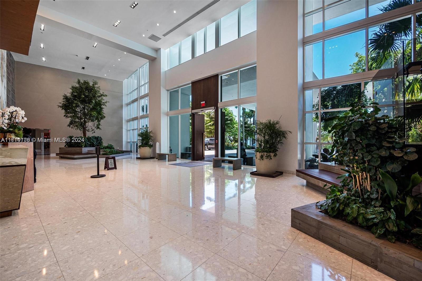 PARAMOUNT BAY CONDO - Residential