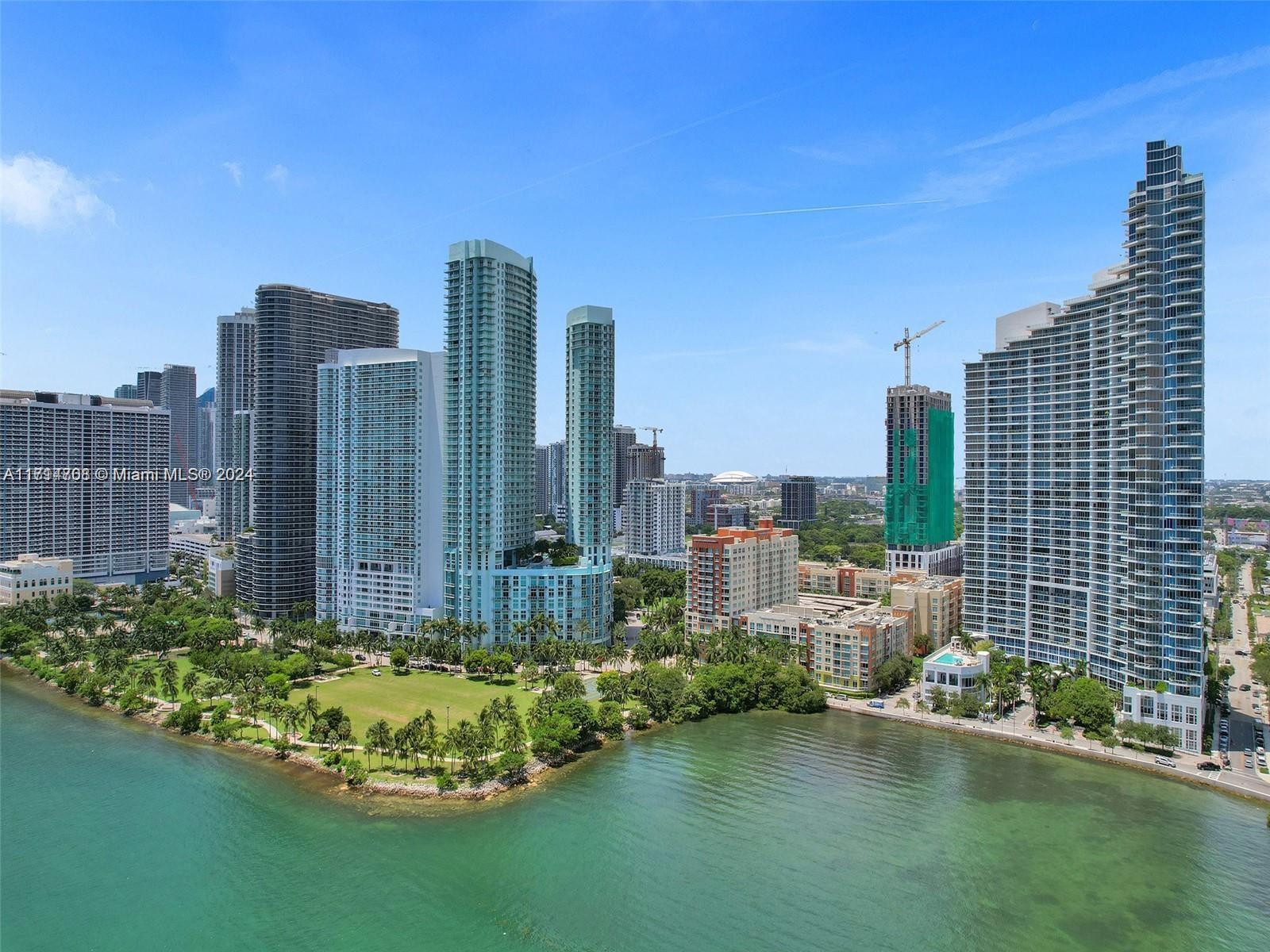 PARAMOUNT BAY CONDO - Residential