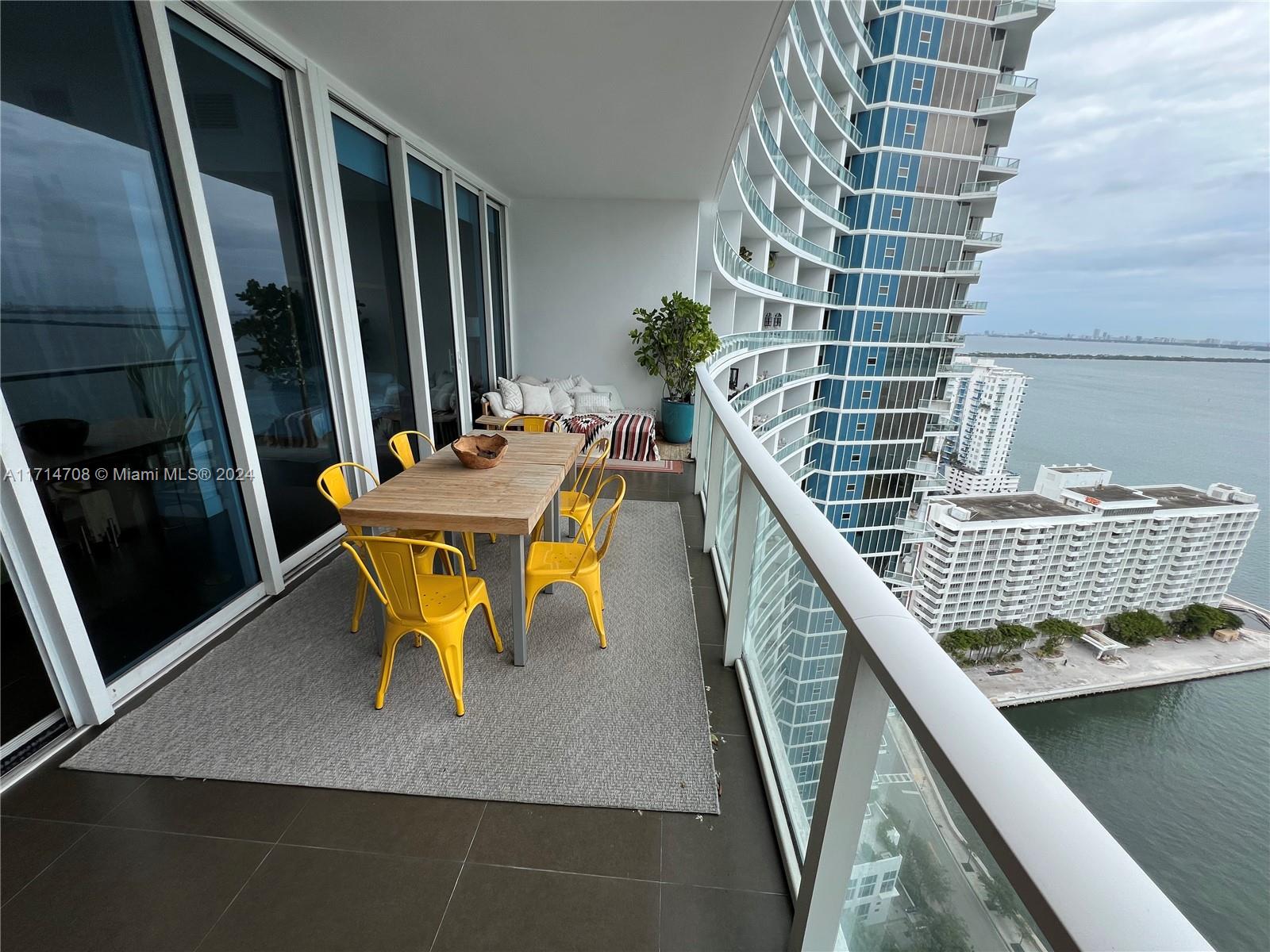 PARAMOUNT BAY CONDO - Residential