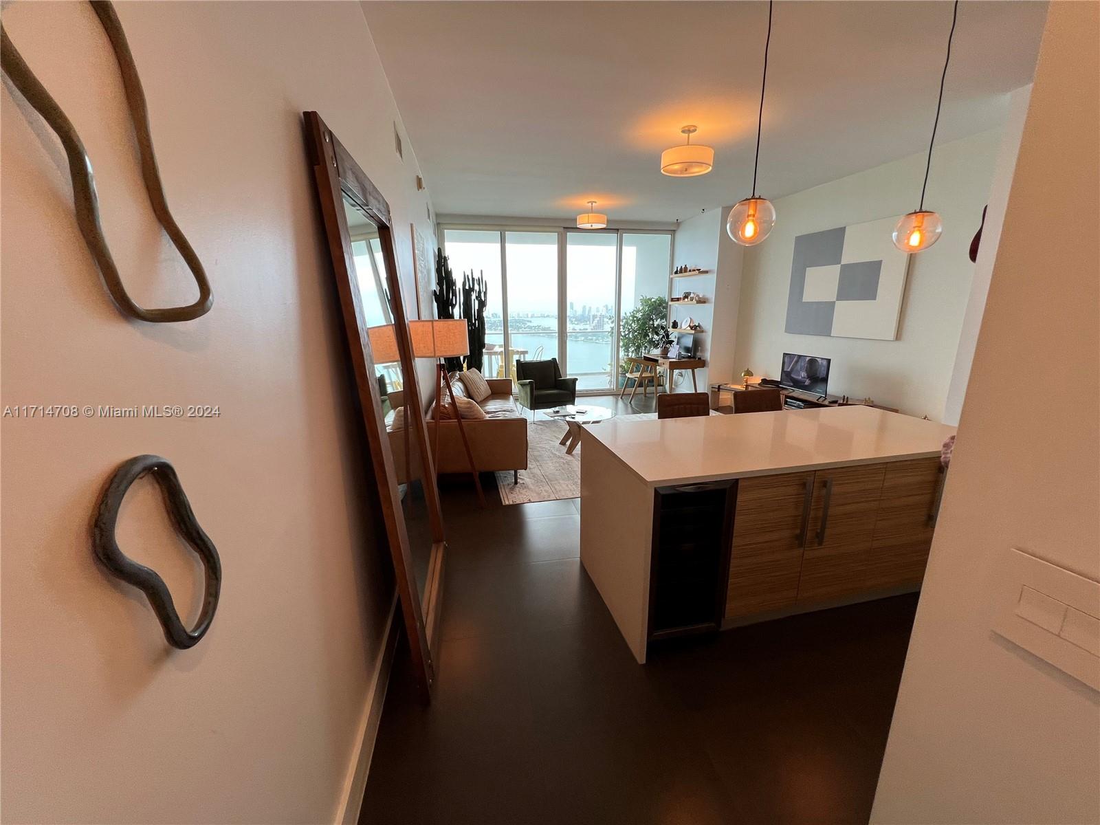 PARAMOUNT BAY CONDO - Residential