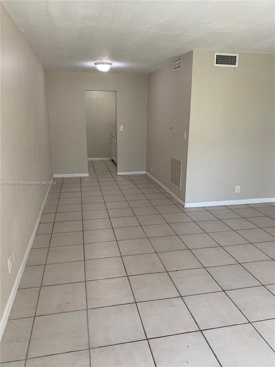 LAKESIDE CONDO AT LAUDERD - Residential