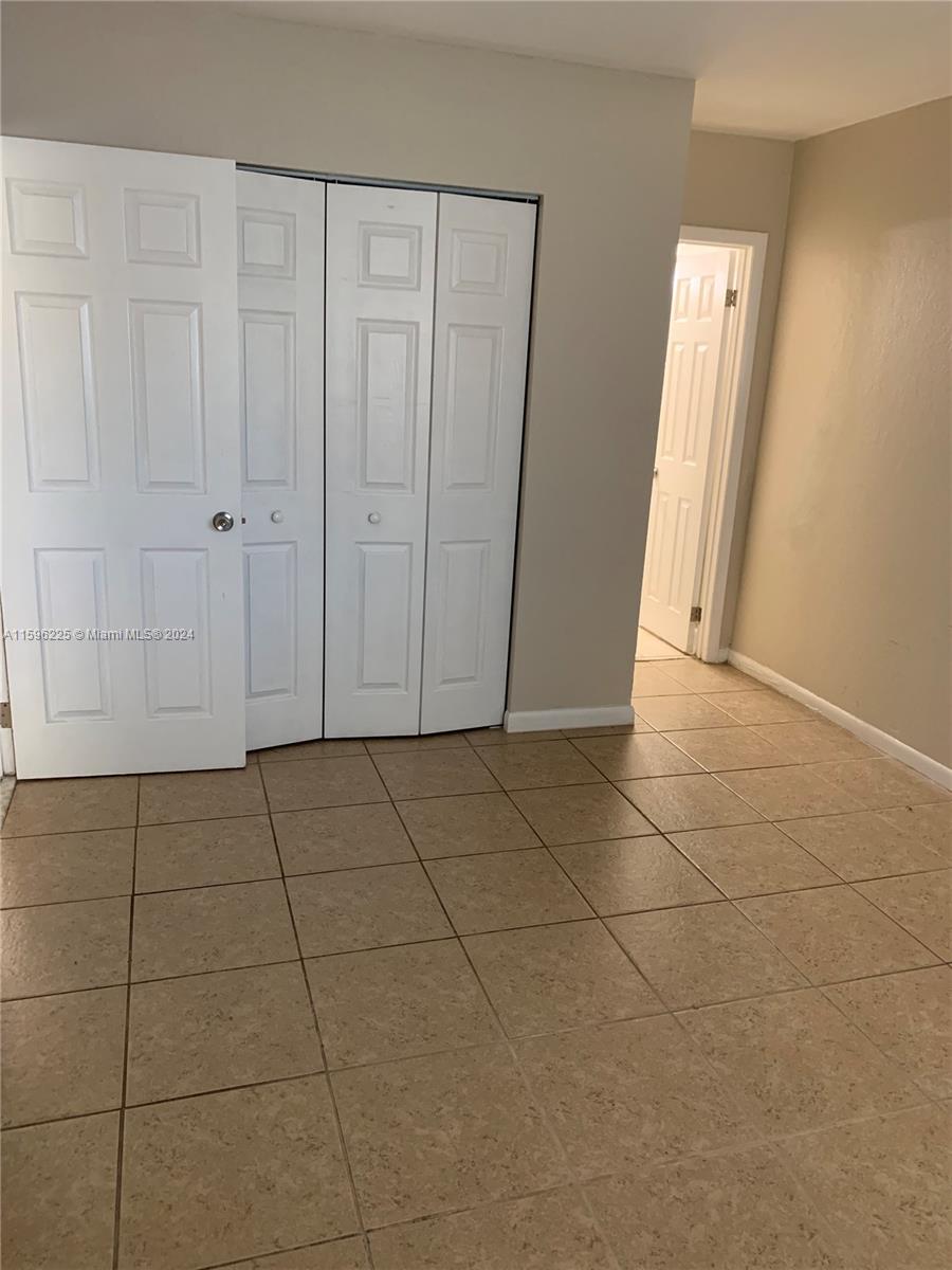 LAKESIDE CONDO AT LAUDERD - Residential
