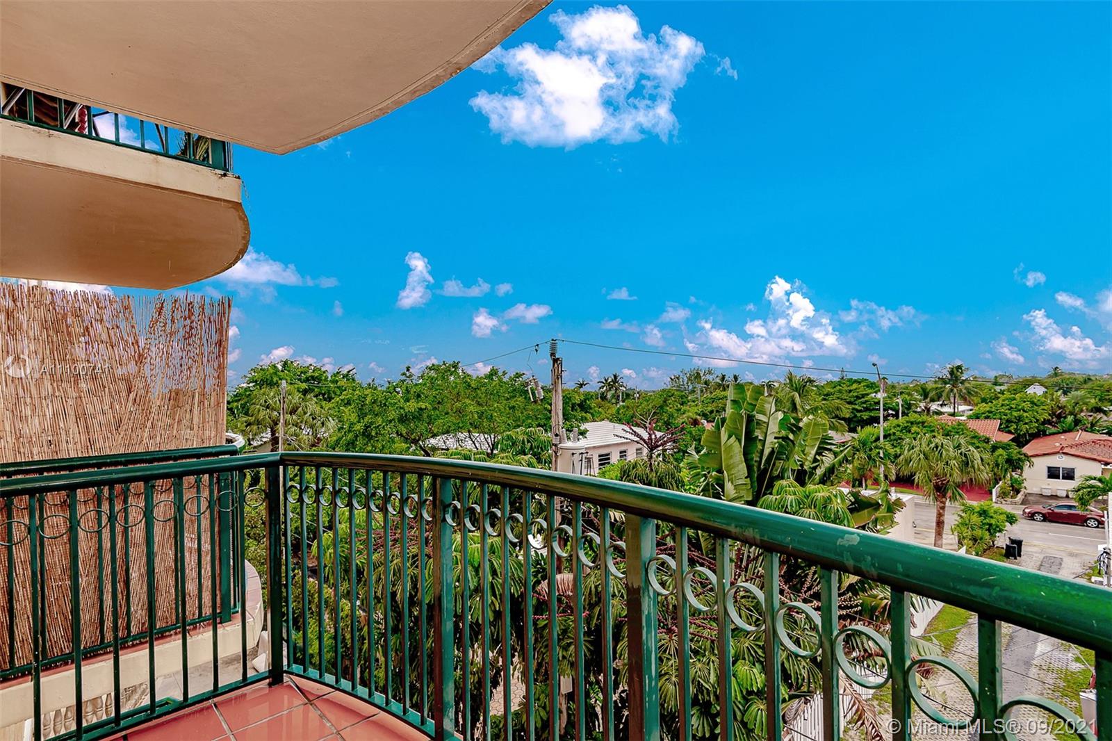 SURFSIDE PALMS CONDO - Residential