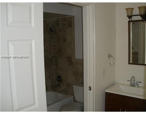 TOWNHOMES OF MONTEREY - Residential Lease