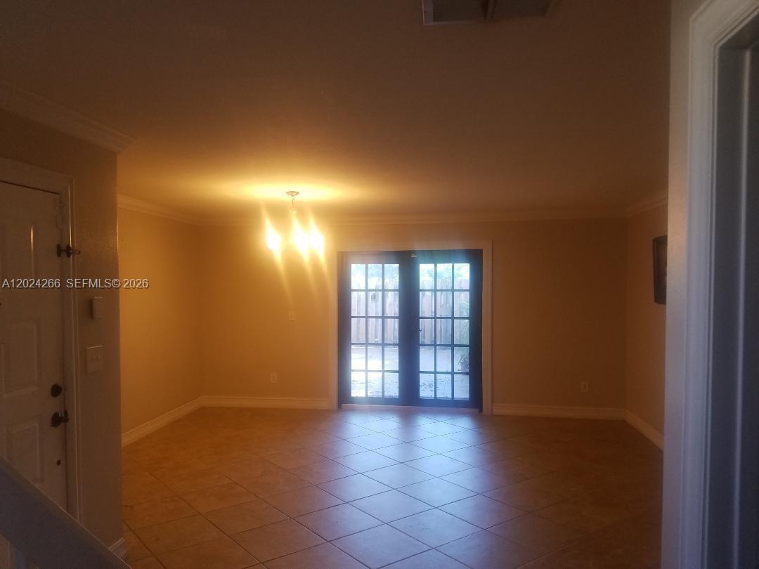 TOWNHOMES OF MONTEREY - Residential Lease