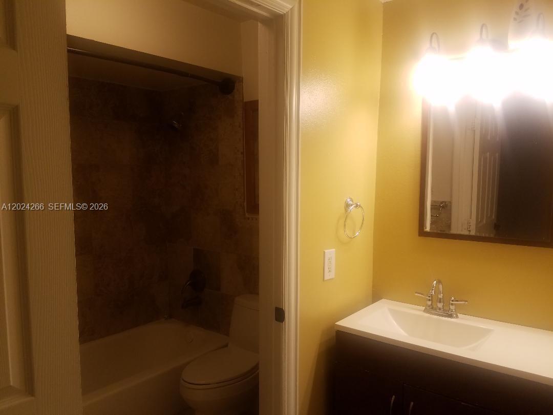 TOWNHOMES OF MONTEREY - Residential Lease