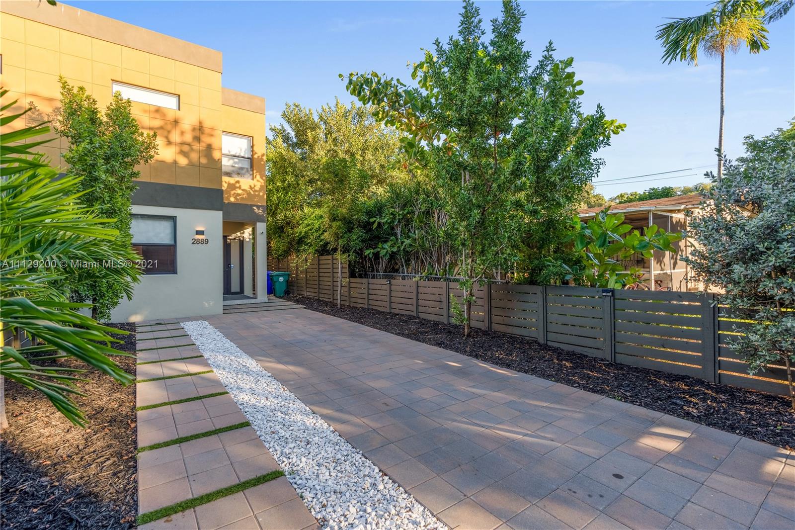 AVALON SUB - Residential Lease