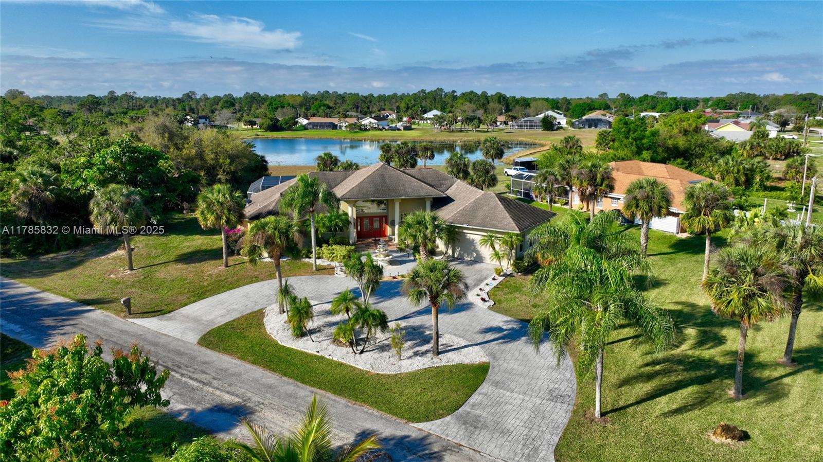 844 Haskell St, Lehigh Acres, Lee County, Florida - 4 Bedrooms  
4 Bathrooms - 