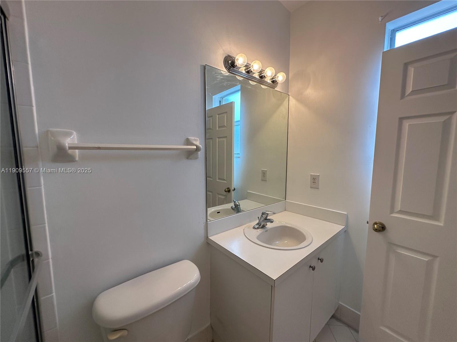 VILLAS AT CARMEL CONDO NO - Residential Lease