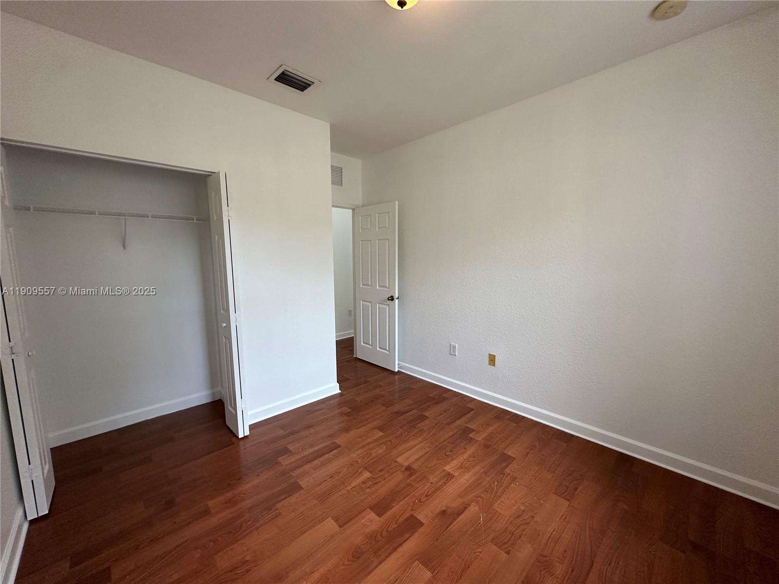 VILLAS AT CARMEL CONDO NO - Residential Lease