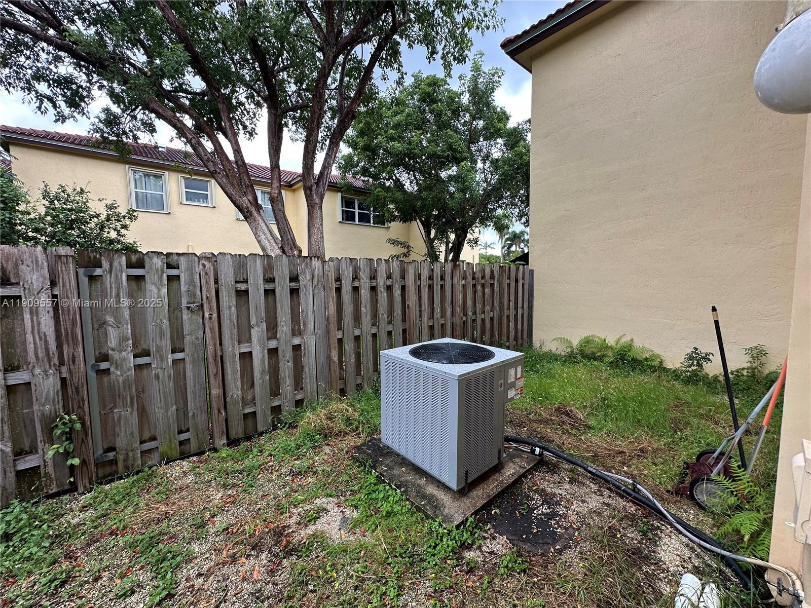 VILLAS AT CARMEL CONDO NO - Residential Lease