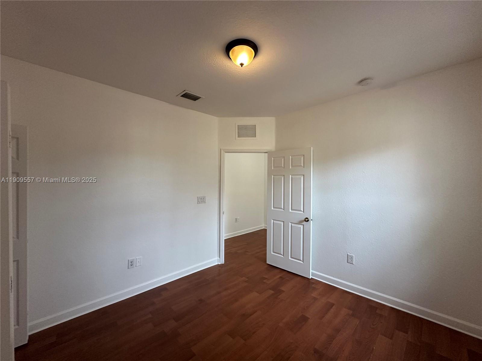 VILLAS AT CARMEL CONDO NO - Residential Lease