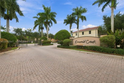 12436 NW Emerald Creek Mnr Plantation FL 33325