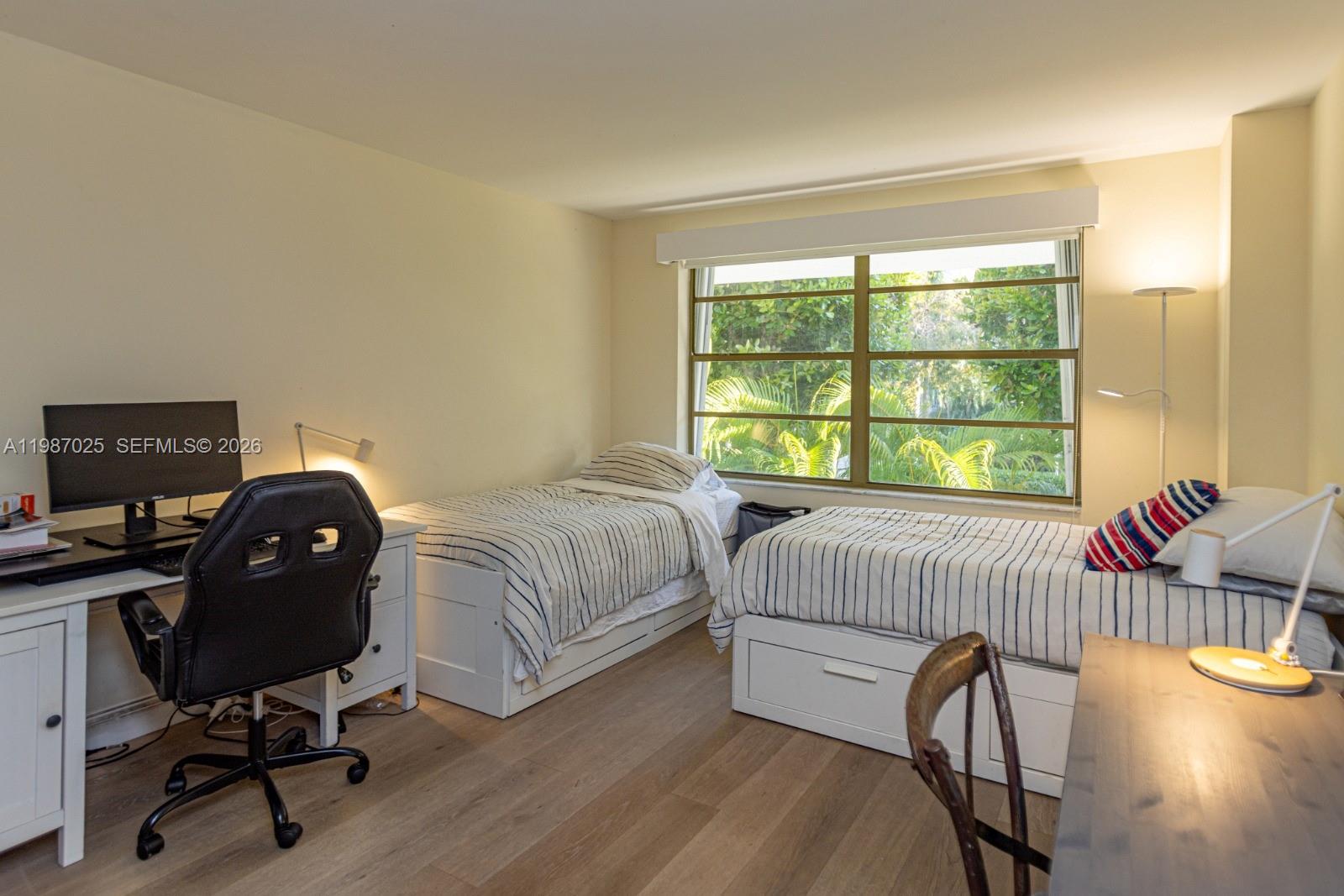 COMMODORE CLUB WEST CONDO - Residential