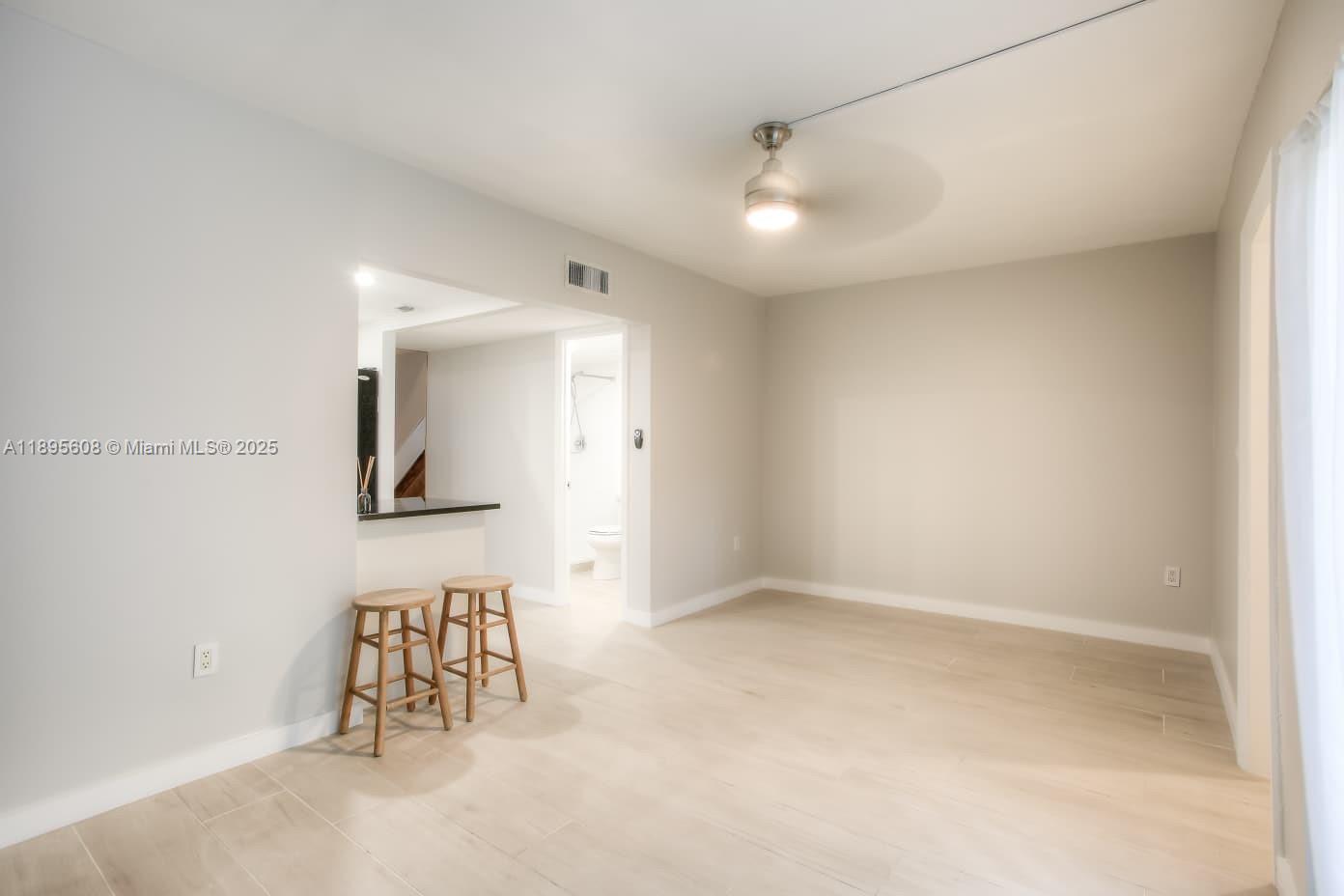 WOODLANDS TOWNHOUSE CONDO - Residential