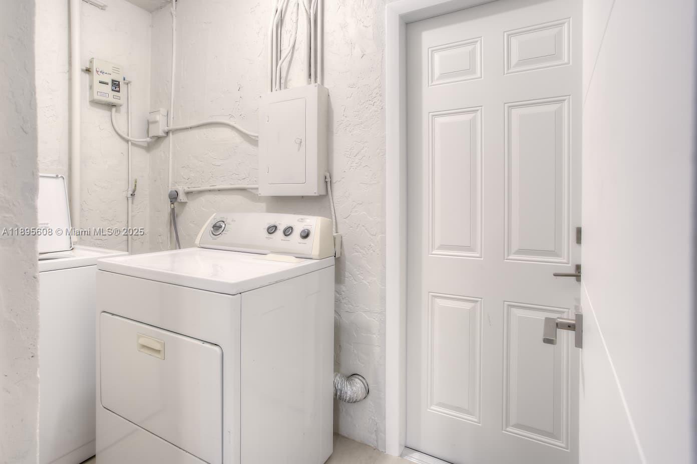 WOODLANDS TOWNHOUSE CONDO - Residential