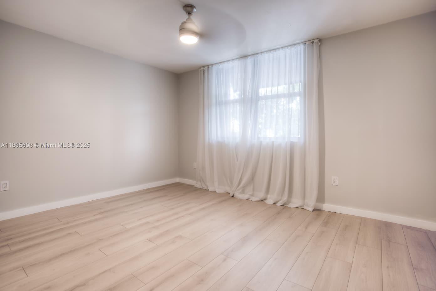 WOODLANDS TOWNHOUSE CONDO - Residential