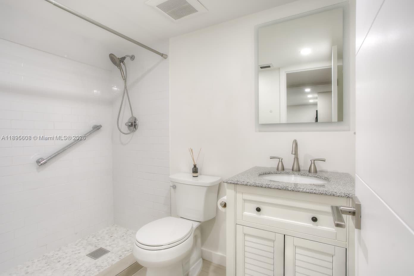 WOODLANDS TOWNHOUSE CONDO - Residential