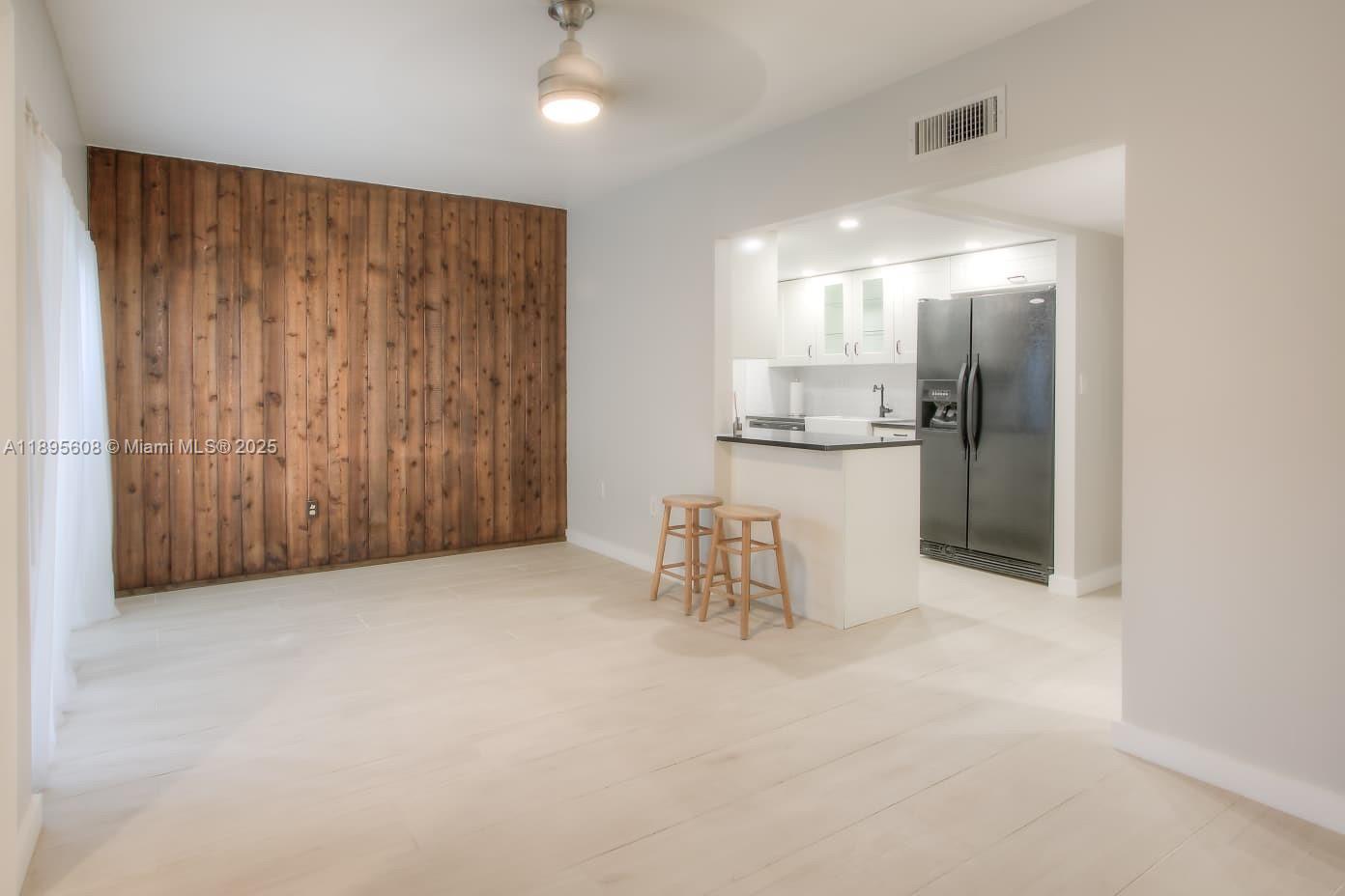 WOODLANDS TOWNHOUSE CONDO - Residential