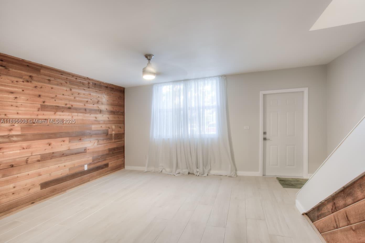 WOODLANDS TOWNHOUSE CONDO - Residential