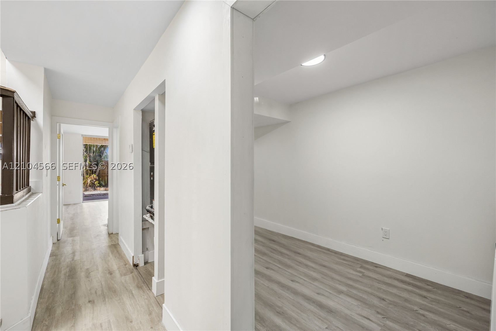 3860 W 10th Ct