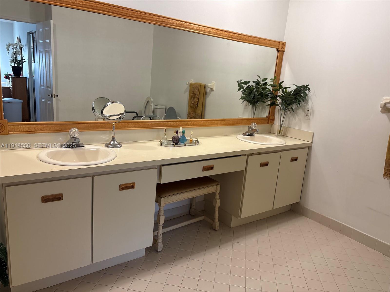 COUNTRY LAKE PARK 1ST ADD - Residential