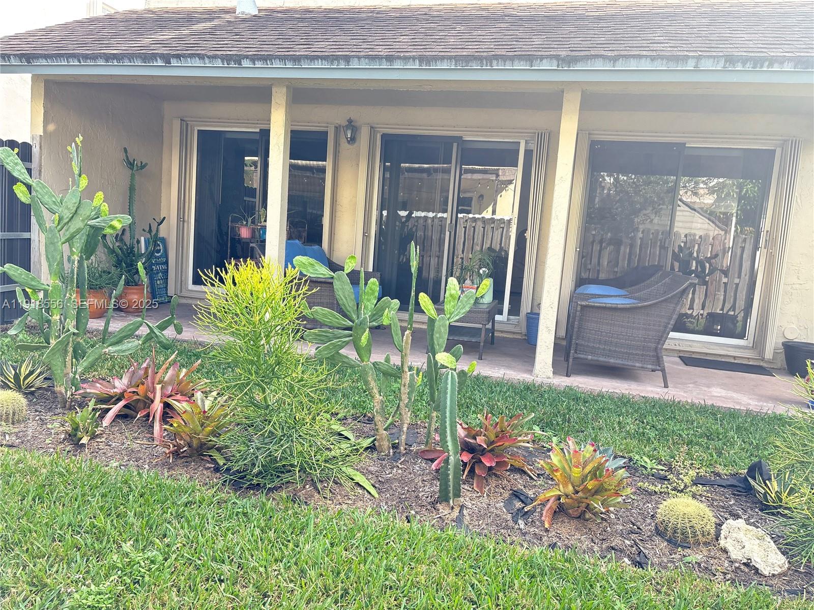 COUNTRY LAKE PARK 1ST ADD - Residential