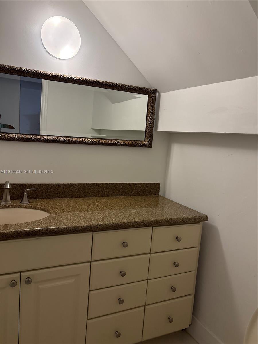 COUNTRY LAKE PARK 1ST ADD - Residential