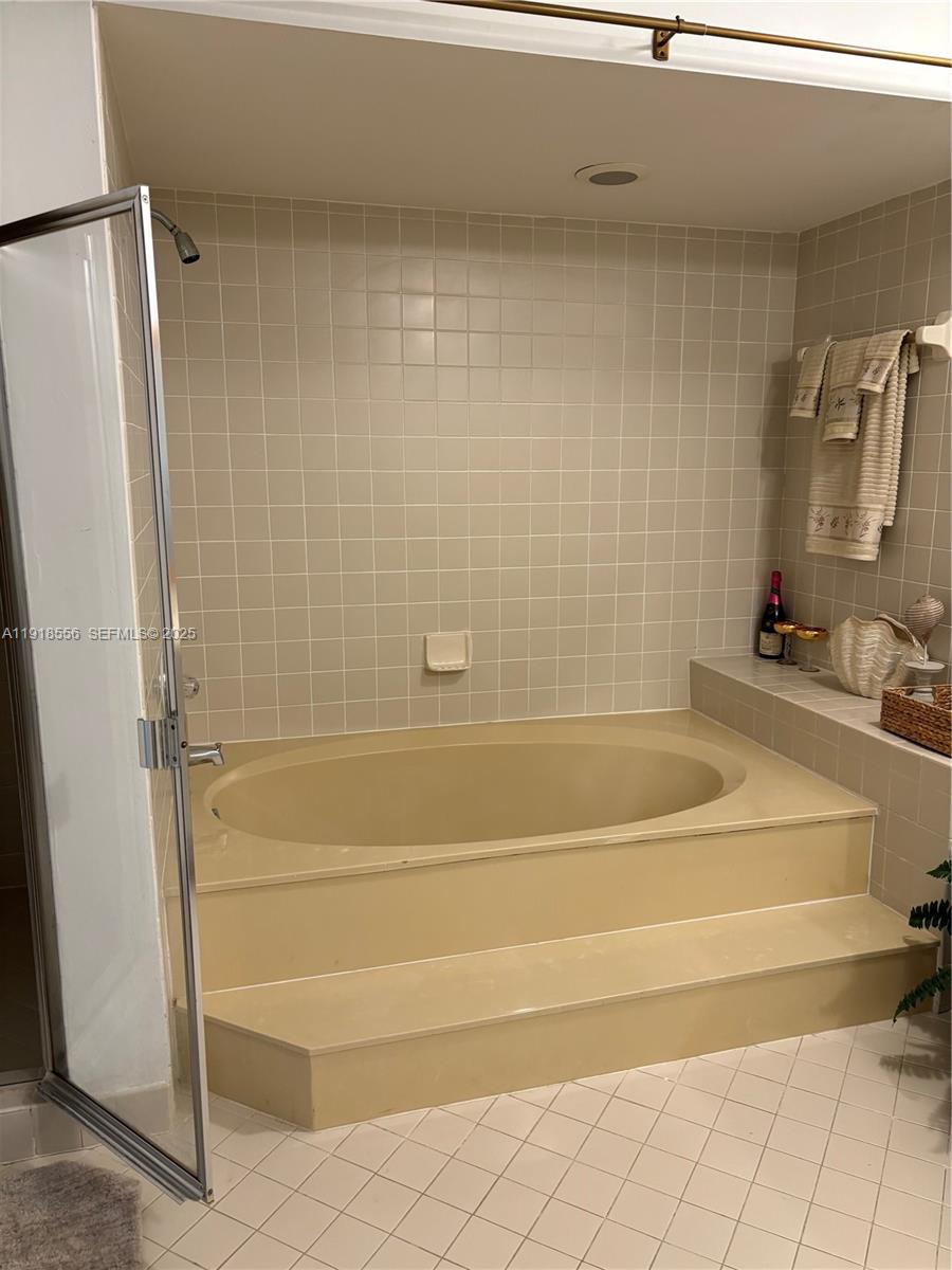 COUNTRY LAKE PARK 1ST ADD - Residential