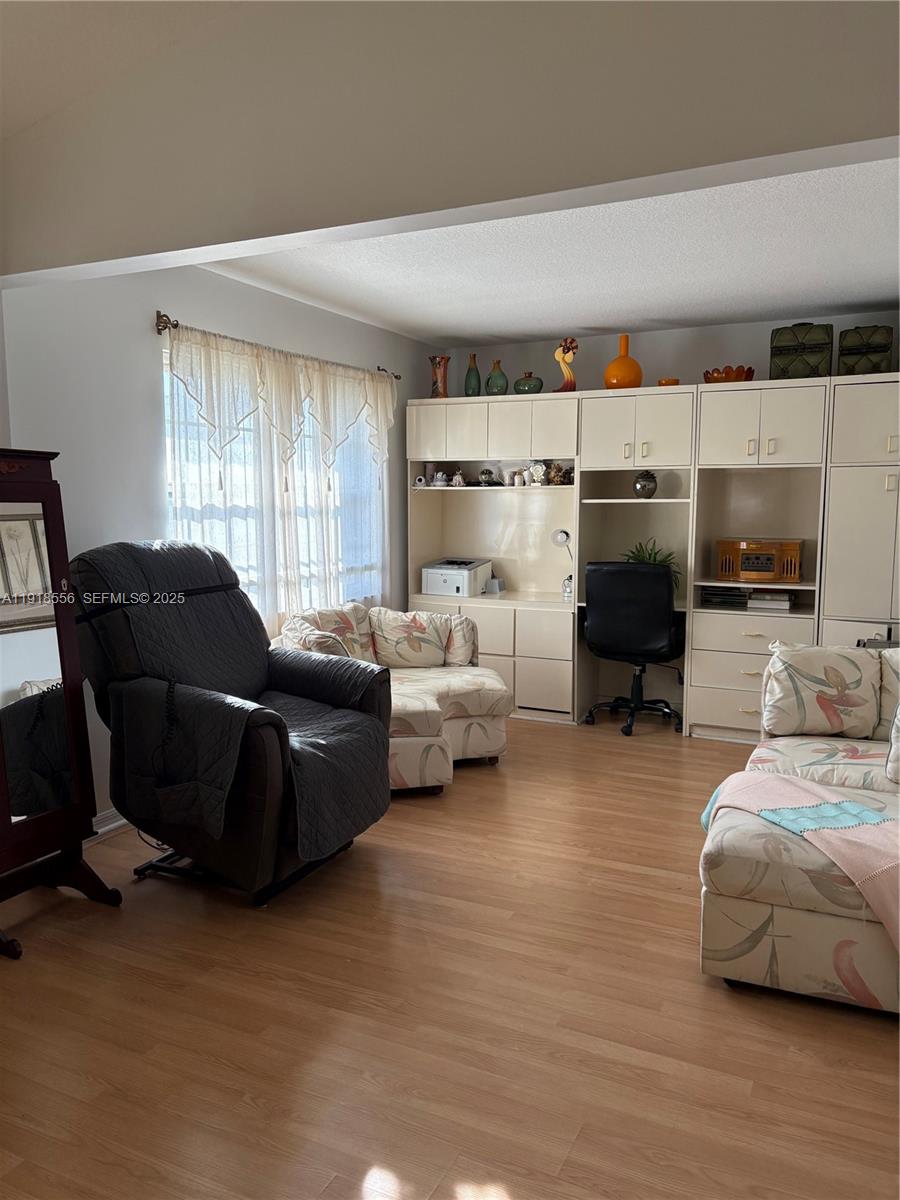 COUNTRY LAKE PARK 1ST ADD - Residential