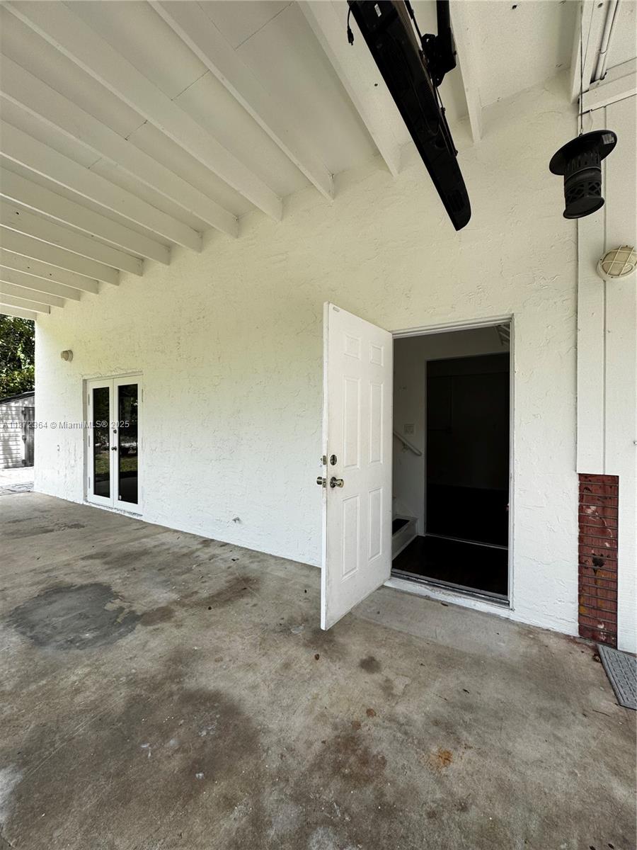 Step into this beautifully 1-bedroom, 1-bath tropical retreat located in the peaceful and conveniently situated Shady Banks neighborhood. Enjoy this charming home the peace and privacy of this serene location while being just minutes from downtown Fort L, Las Olas Blvd, the beaches, and FLL Airport. Shady Banks also offers 2+ Parks, beautiful trees the 5+ acre Hortt Park and the 3+ acre Bill Keith Preserve along the New River. Live in one of Fort L most vibrant and desirable cities where culture, dining and coastal living come together. A rare pet-friendly rental opportunity where tranquility meets convenience! Situated in a boater-friendly community, this home also offers a private backyard perfect for relaxation or entertaining.thisproperty is a rare find. Hurry—this one won’t last long!