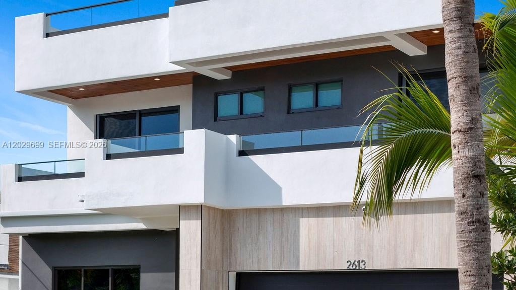 Photo of 2613 Center Ave, Fort Lauderdale, FL 33308 (MLS # A12029699)