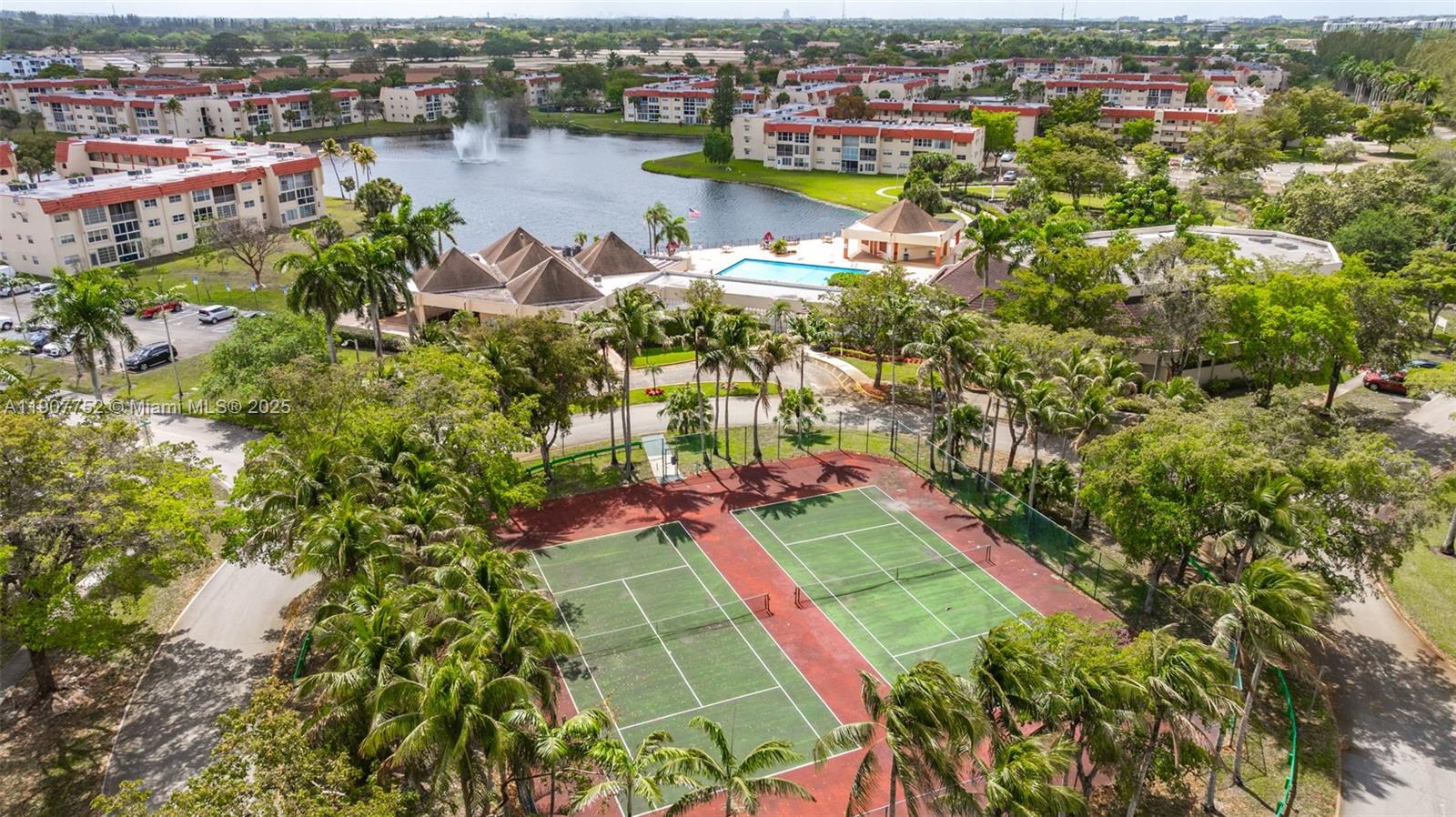 SUNRISE LAKES 17 CONDO - Residential